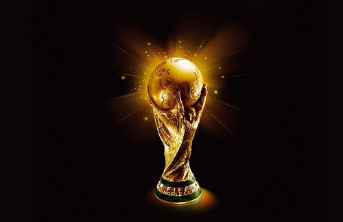 图片报：法兰克福解雇队医，因其在球队下榻酒店治疗对手球员