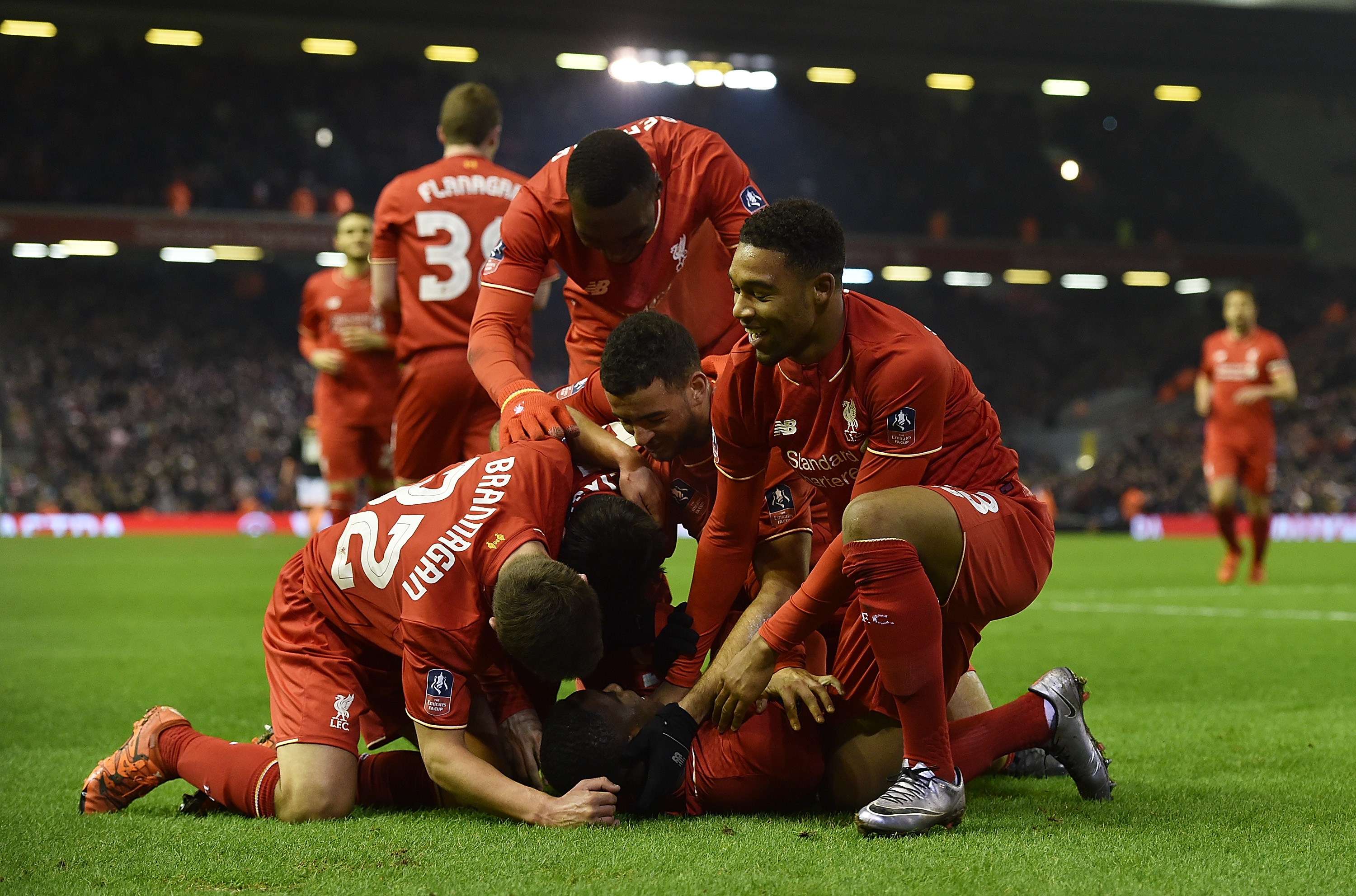 NBA交易市场最新动态：骑士完成引援,