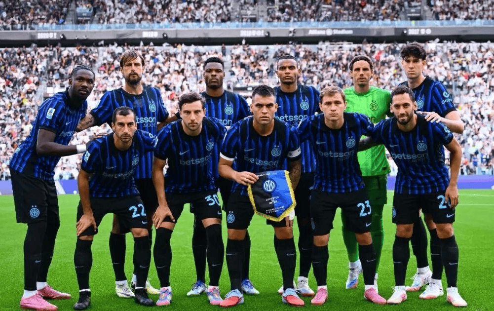 上海市体校队一路披荆斩棘 夺得全国U15青少年篮球联赛男子组冠军