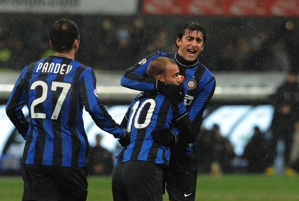 网传视频浙江U20全运会输球后被球迷训话，王钰栋摇头离开