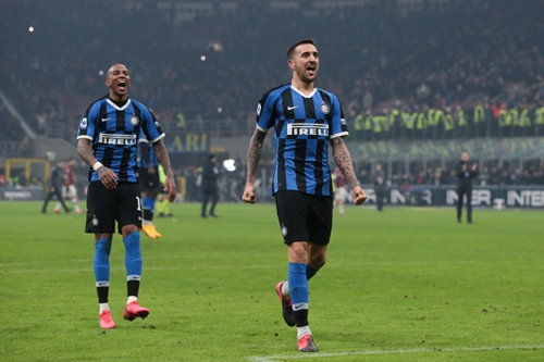 记者：多纳鲁马经纪人下周中会见巴黎高层，了解续约可能性