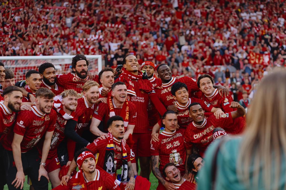 巴萨旧将：足球世界没人能达到梅西的高度，他让我们变得更好