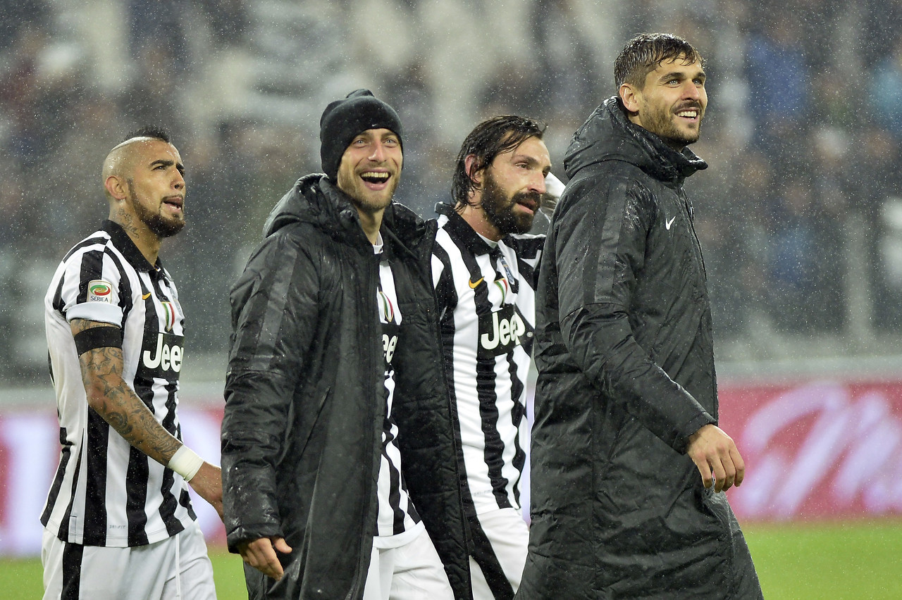 亚马尔父亲比赛中多次挑衅贝蒂斯球迷，最终被安保带走